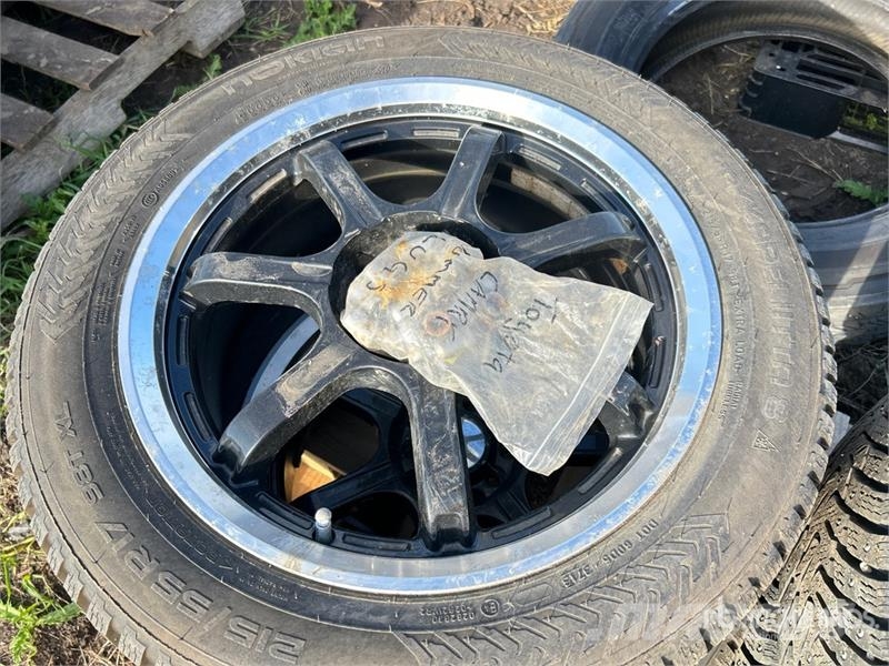 Quantity of (4) Nokian 215/55R17 Tires Tyres, wheels and rims