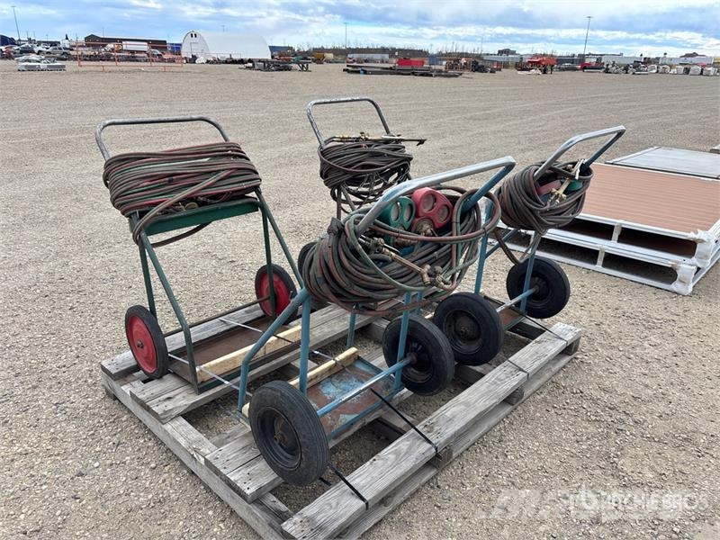  Quantity of (4) Oxygen & Acetylene Bottle Carts Būvniecība- Citi