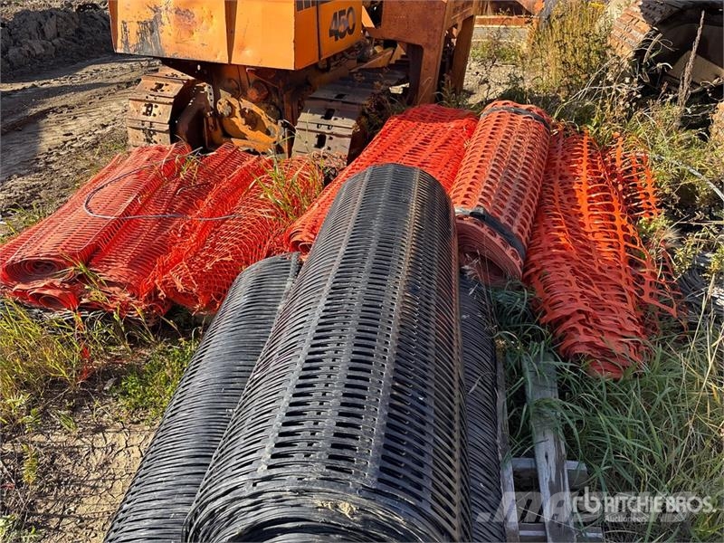  Quantity of 4 pallets of snow fence المصاعد والرافعات المادية
