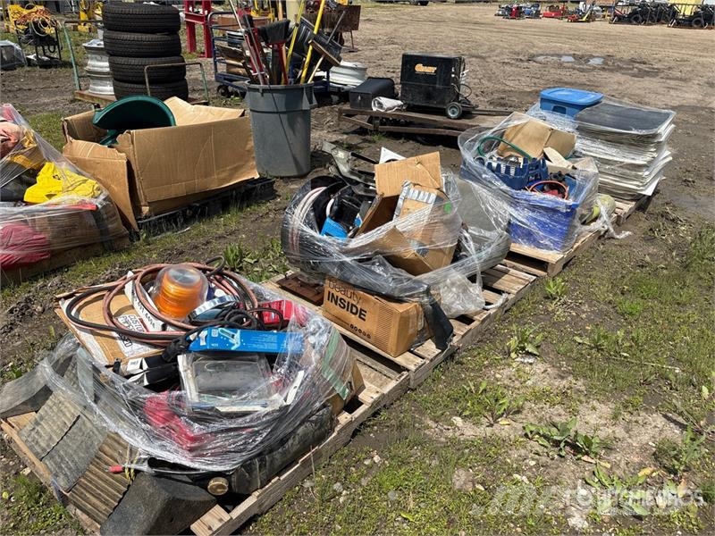 Quantity of (4) Pallets of Miscellaneous Parts Andre komponenter