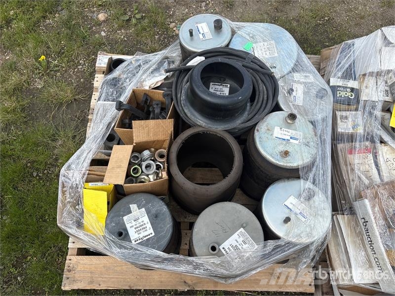 Quantity of (4) Pallets of Miscellaneous Parts Andre komponenter