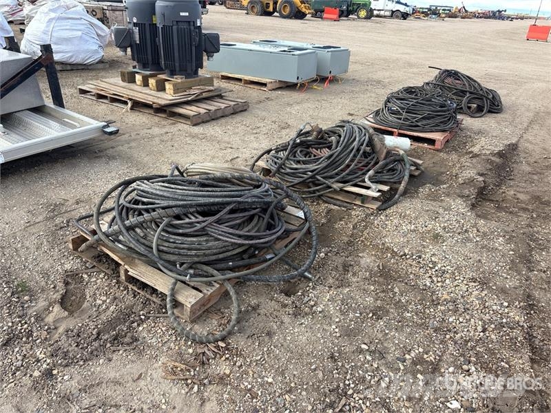 Quantity of (4) Pallets of Hose Ďalšie komponenty