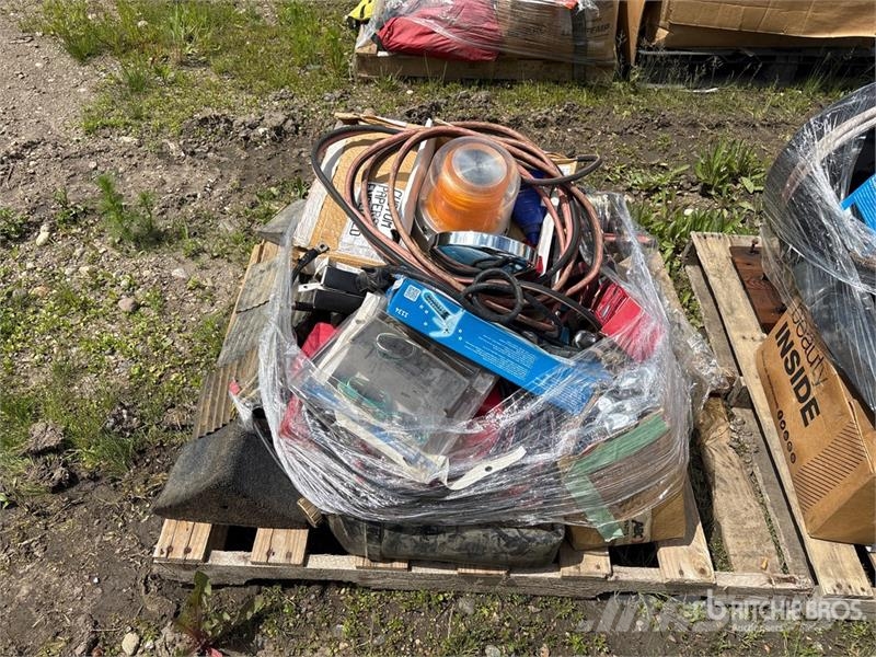 Quantity of (4) Pallets of Miscellaneous Parts Andre komponenter