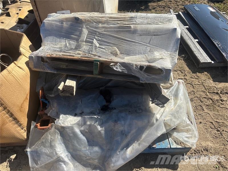 Quantity of (4) Pallets of Miscellaneous Engine Pa Drugi deli