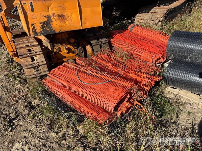  Quantity of 4 pallets of snow fence المصاعد والرافعات المادية
