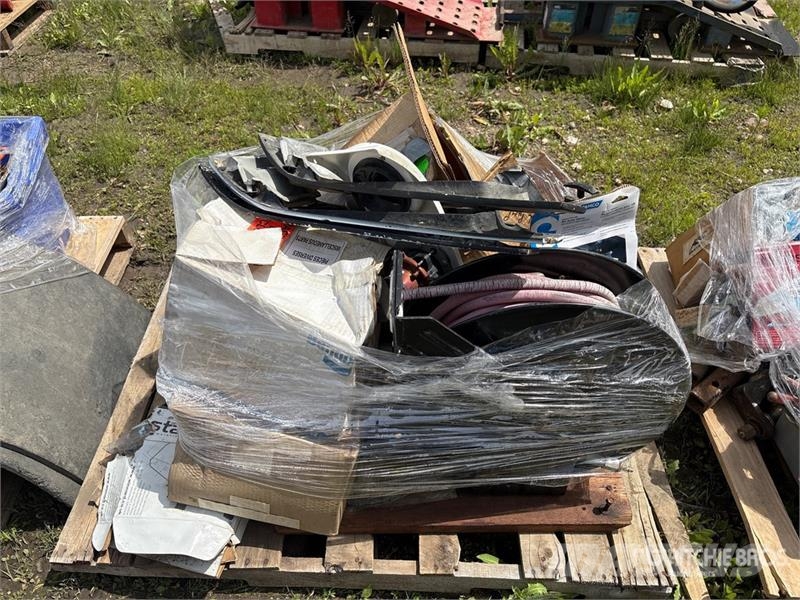 Quantity of (4) Pallets of Miscellaneous Parts Andre komponenter
