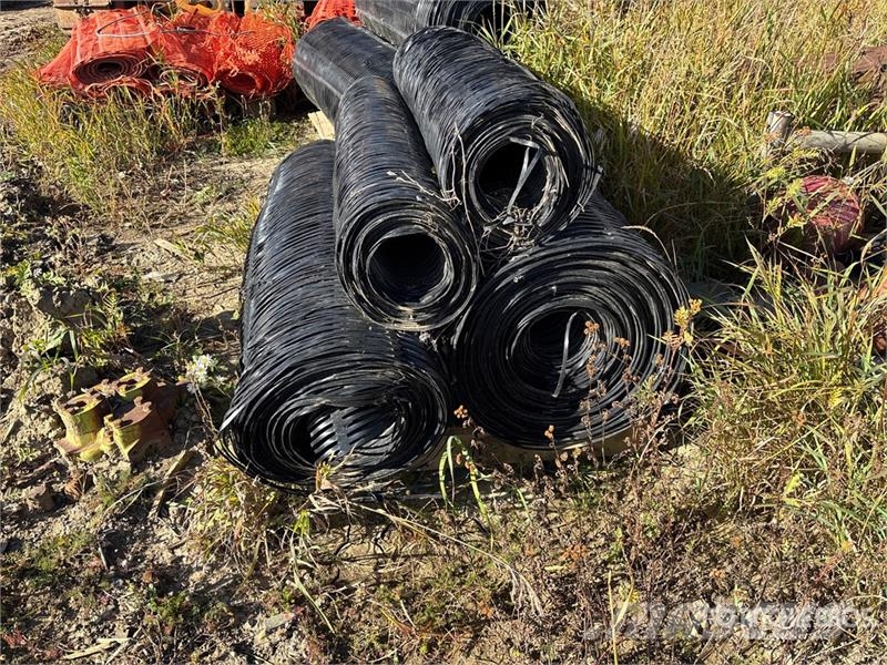 Quantity of 4 pallets of snow fence المصاعد والرافعات المادية