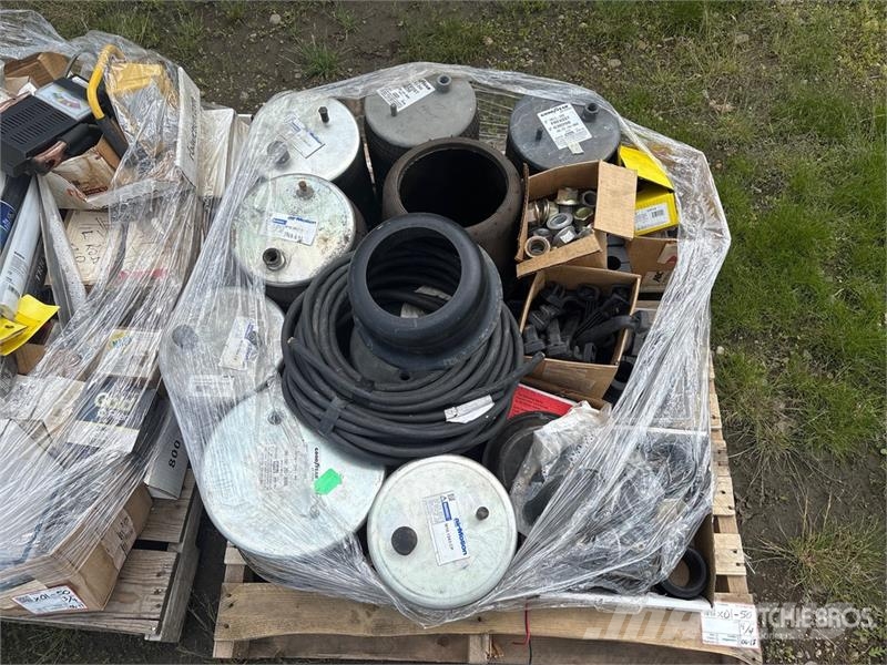 Quantity of (4) Pallets of Miscellaneous Parts Andre komponenter