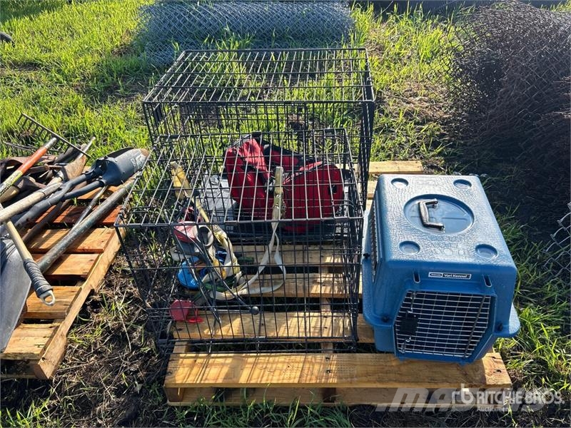 Quantity of (4) Pet Kennels & Wire Dog Crates Drugi deli