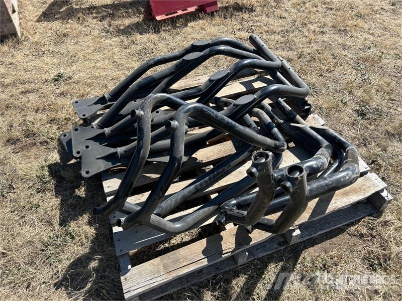 Quantity of (4) Poly Sprayer Fender and Bracket مكونات أخرى