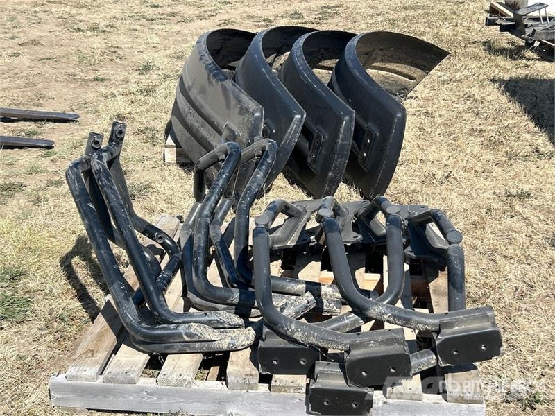 Quantity of (4) Poly Sprayer Fender and Bracket مكونات أخرى