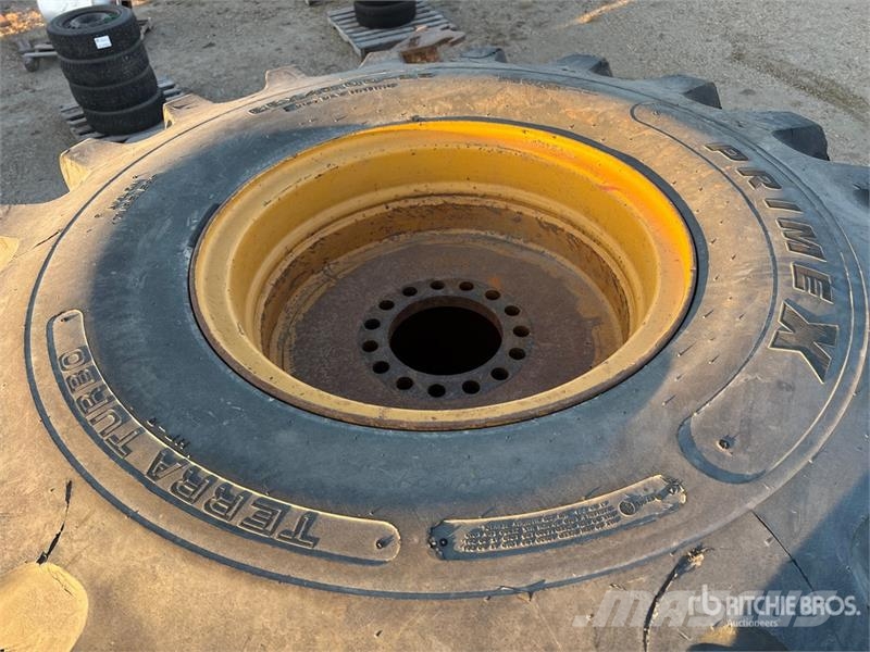  Quantity of (4) Prime X Terra Turbo 66x43.00-25 Ti Gume, točkovi i felne