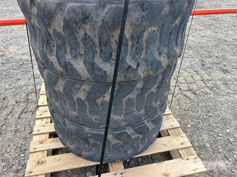 Quantity of (4) PrimeX 12-16.5 Tires Gume, točkovi i felne