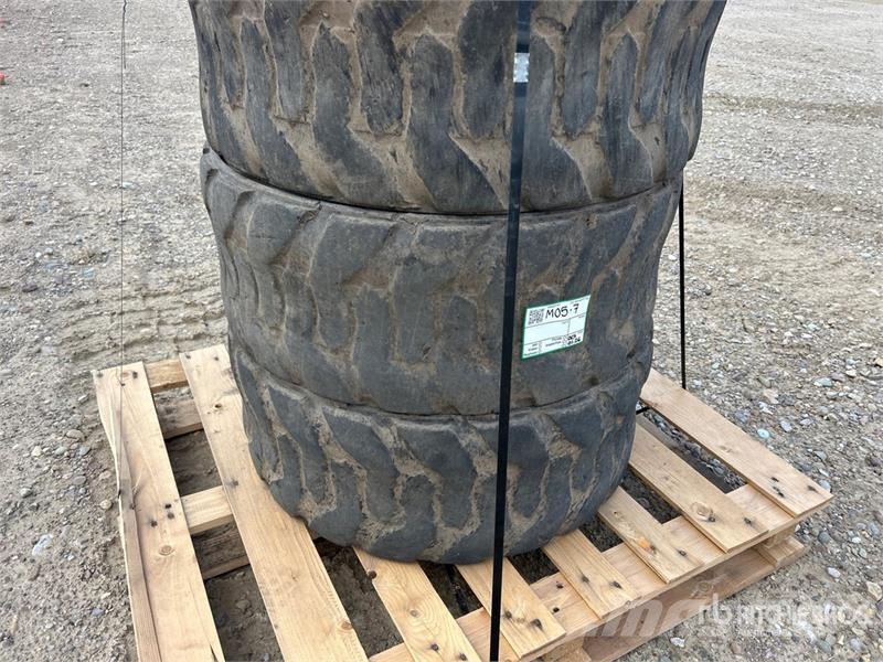 Quantity of (4) PrimeX 12-16.5 Tires Gume, točkovi i felne