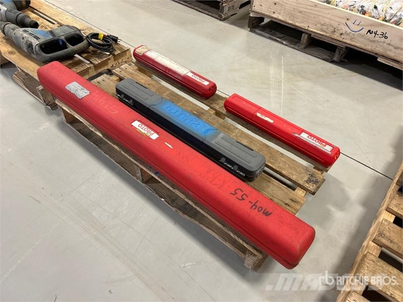 Quantity of (4) PROTO Torque Wrenches مكونات أخرى