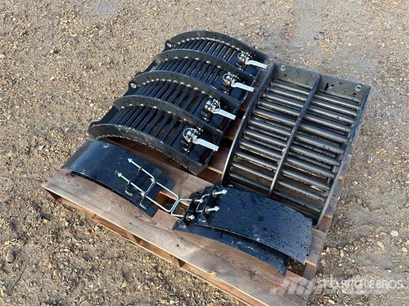 Quantity of (4) Razor Edge Combine Concave - Fits Mähdrescher
