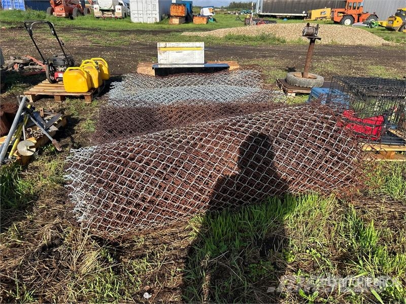  Quantity of (4) Rolls of Assorted Chain Link Fenci Ďalšie komponenty