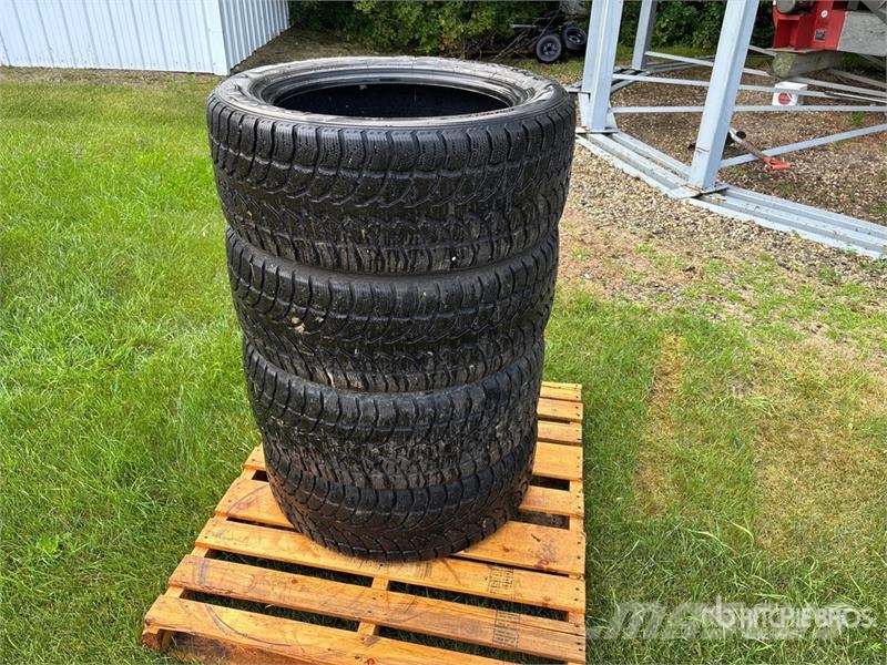 Quantity of (4) Rovelo 275/55R20 Tires Tyres, wheels and rims