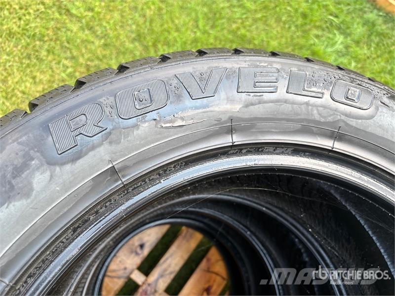 Quantity of (4) Rovelo 275/55R20 Tires Tyres, wheels and rims