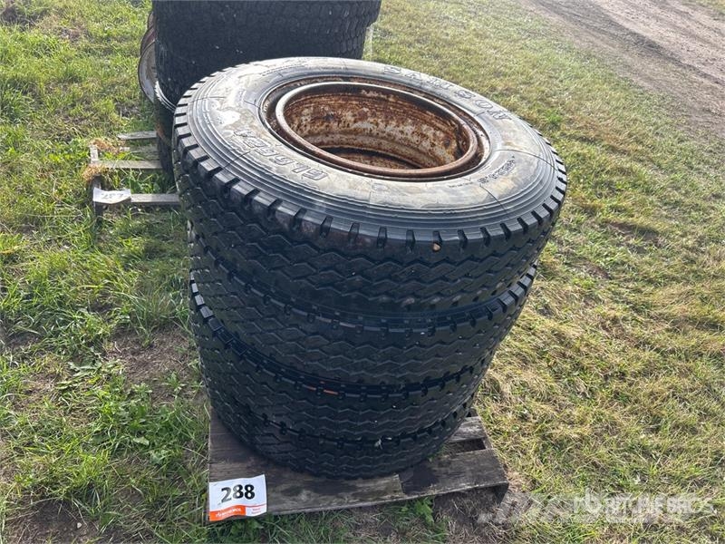 Quantity of (4) Samson 11R24.5 Tires Llantas