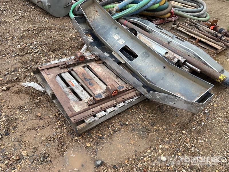 Quantity of (4) Semi Truck Bumpers Transportes - Outros