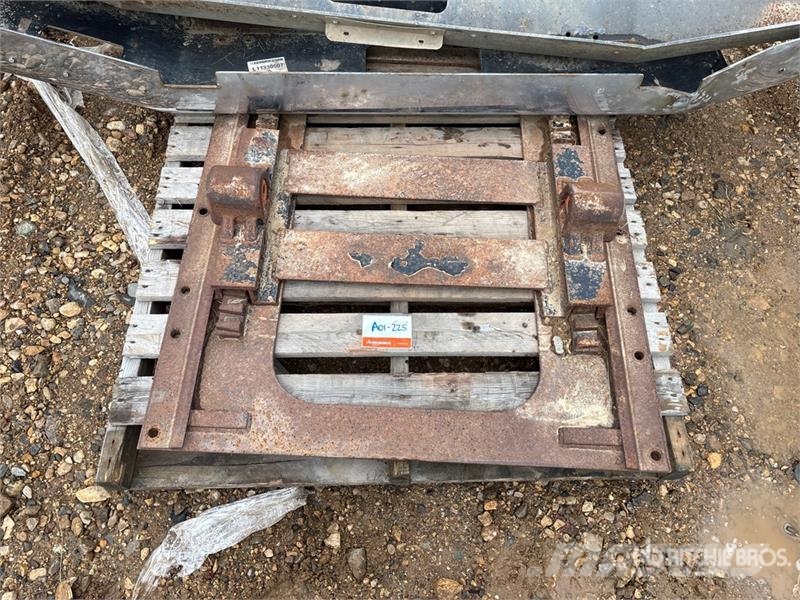 Quantity of (4) Semi Truck Bumpers Transportes - Outros