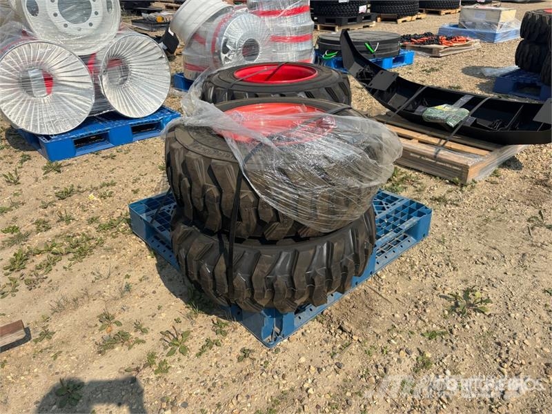 Quantity of (4) Skid Steer Tires Tekerlekler