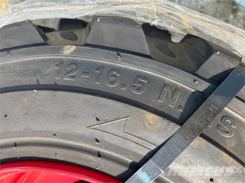 Quantity of (4) Skid Steer Tires Tekerlekler