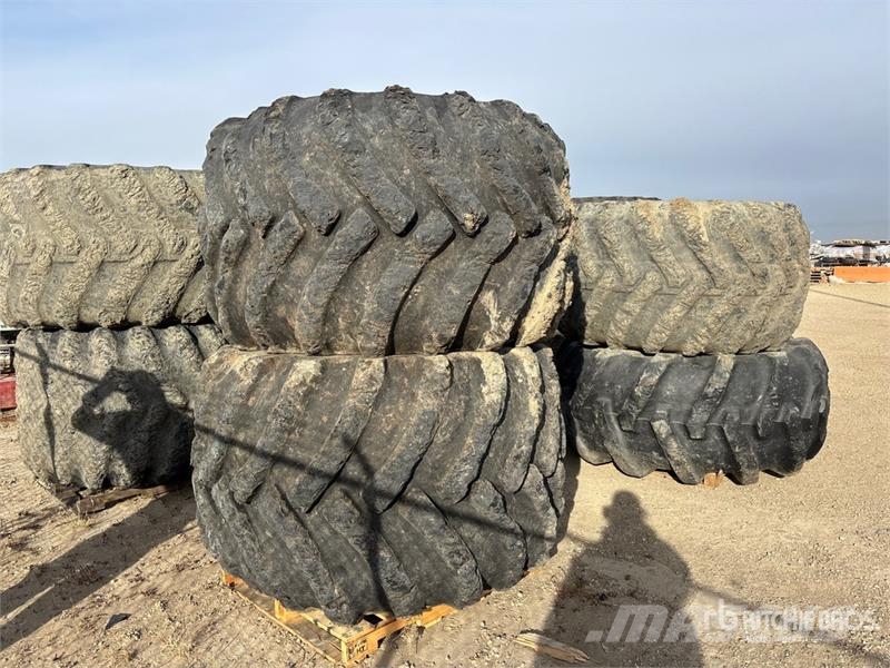  Quantity of (4) Skidder Tires الإطارات والعجلات والحافات