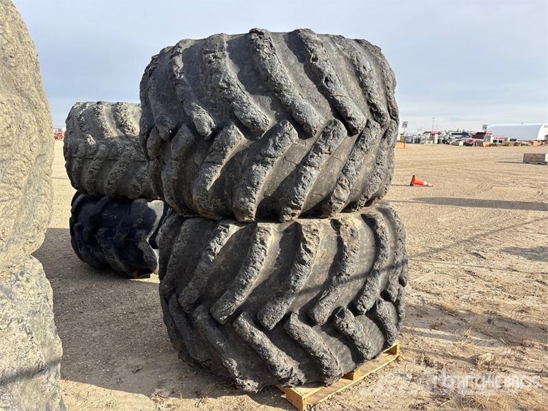  Quantity of (4) Skidder Tires الإطارات والعجلات والحافات