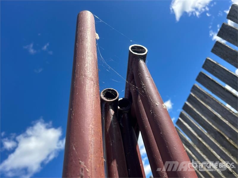 Quantity of (4) Stampede Steel Over Head Livestock Άλλα μηχανήματα κτηνοτροφίας και εξαρτήματα