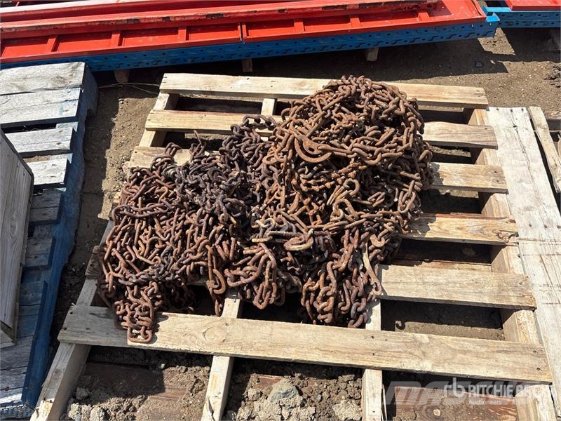 Quantity of (4) Tire Chains Drugi deli