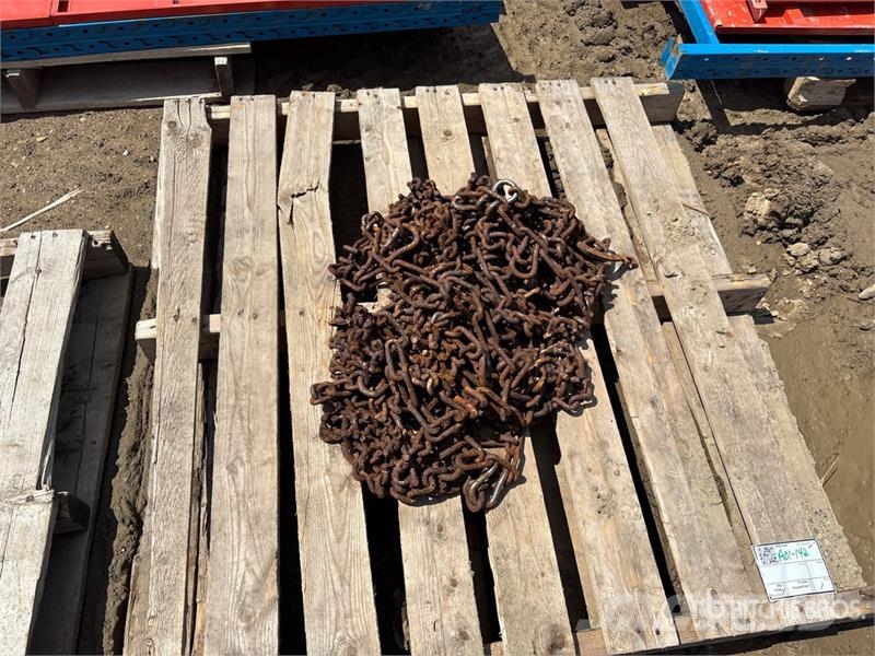Quantity of (4) Tire Chains Drugi deli