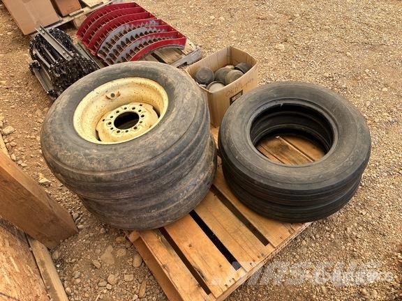 Quantity of (4) Tires Opony, koła i felgi