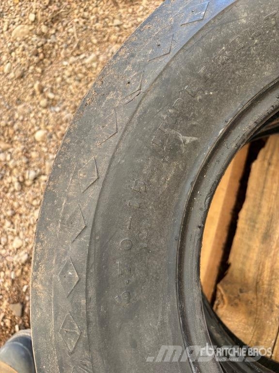 Quantity of (4) Tires Opony, koła i felgi