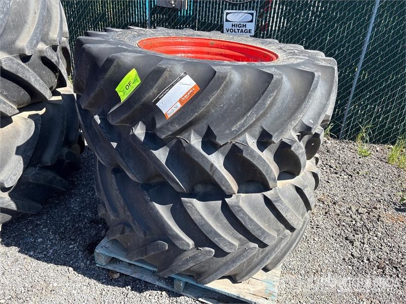 Quantity of (4) Tires Opony, koła i felgi
