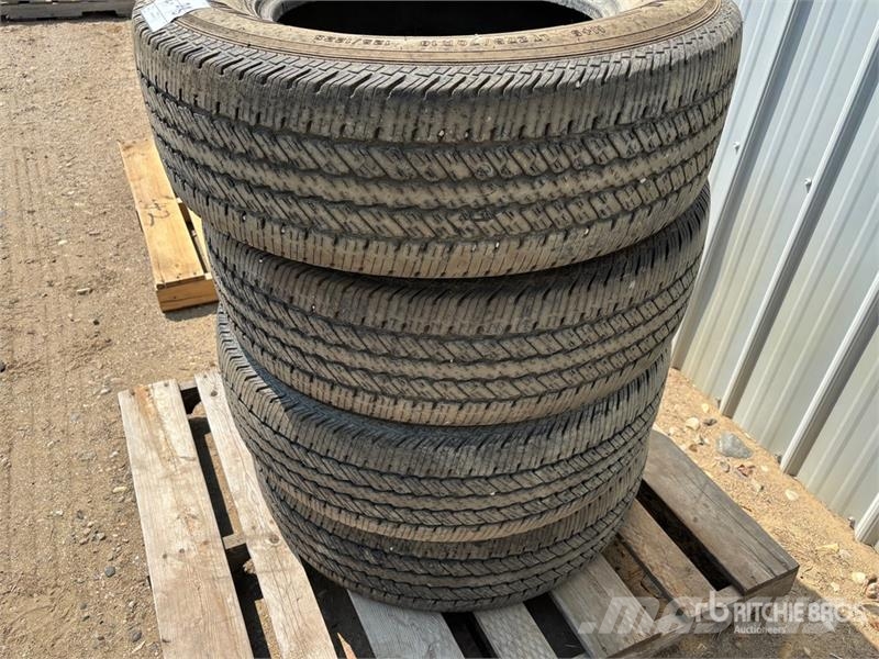 Quantity of (4) Tires Opony, koła i felgi
