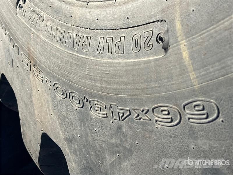 Quantity of (4) Tires with Rims fits Kamatsu WA320 Andre komponenter