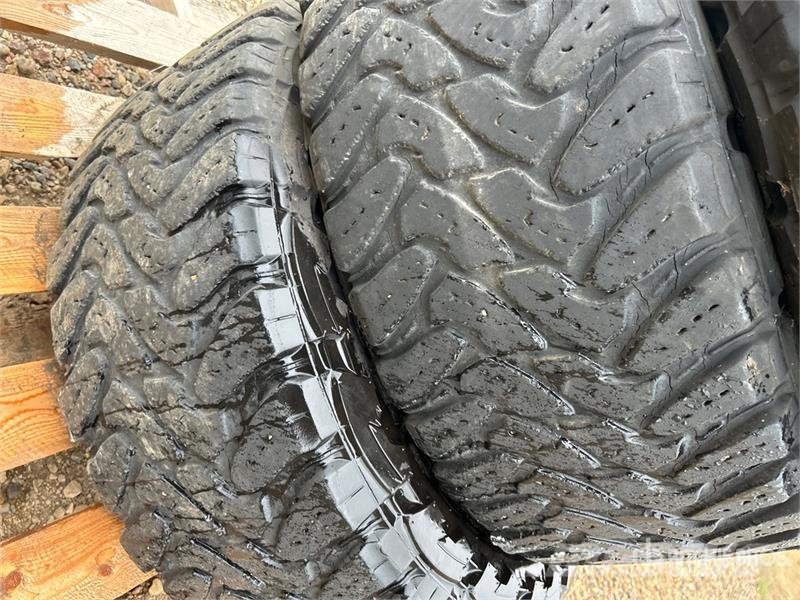 Quantity of (4) Toyo M/T Open County 35X12.50R20 Tyres, wheels and rims