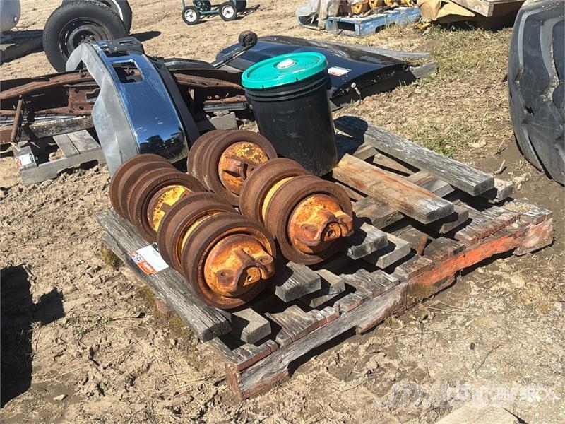 Quantity of (4) Track Group Bottom Rollers Drugi deli