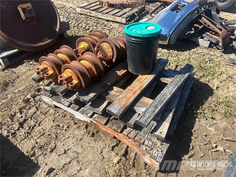 Quantity of (4) Track Group Bottom Rollers Drugi deli