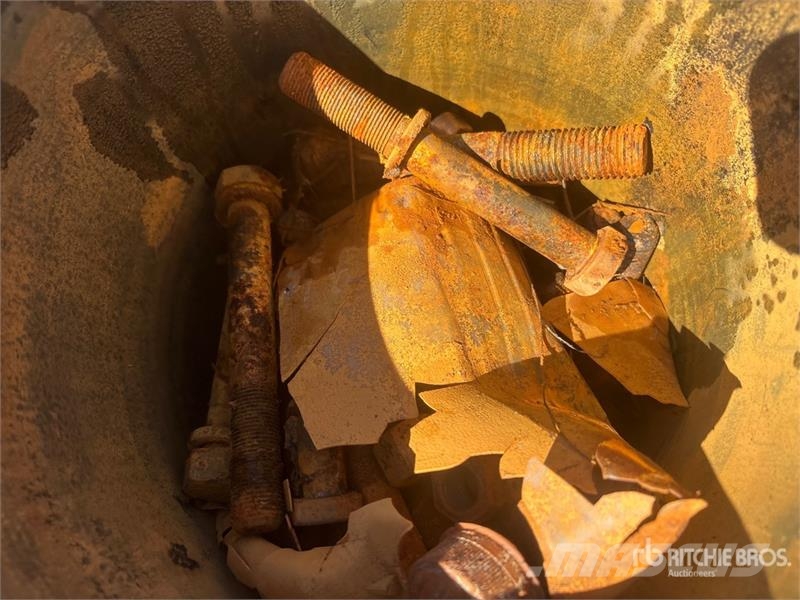 Quantity of (4) Track Group Bottom Rollers Drugi deli