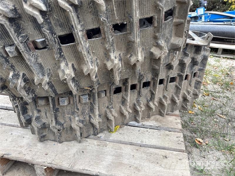 Quantity of (4) Tracks - Fits Can-Am Outlander Andre komponenter