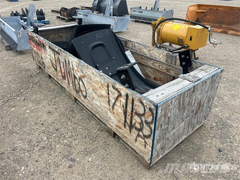  Quantity of (4) Tractor Fenders Muut maatalouskoneet