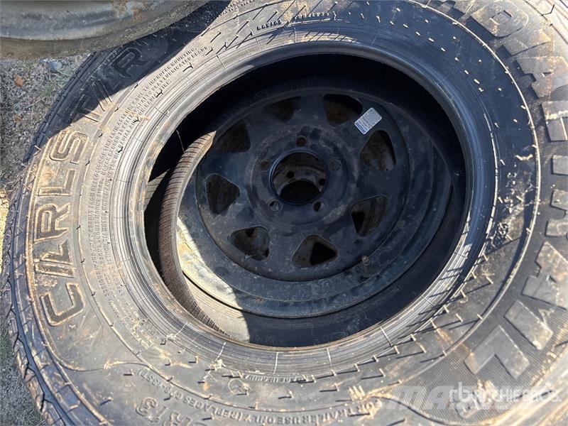  Quantity of (4) Trailer Tires Banden, wielen en velgen