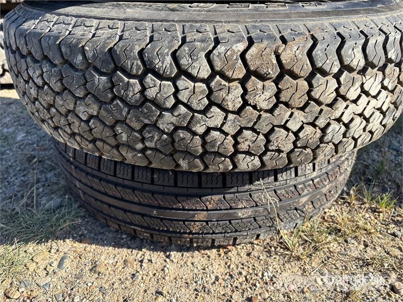  Quantity of (4) Trailer Tires Banden, wielen en velgen