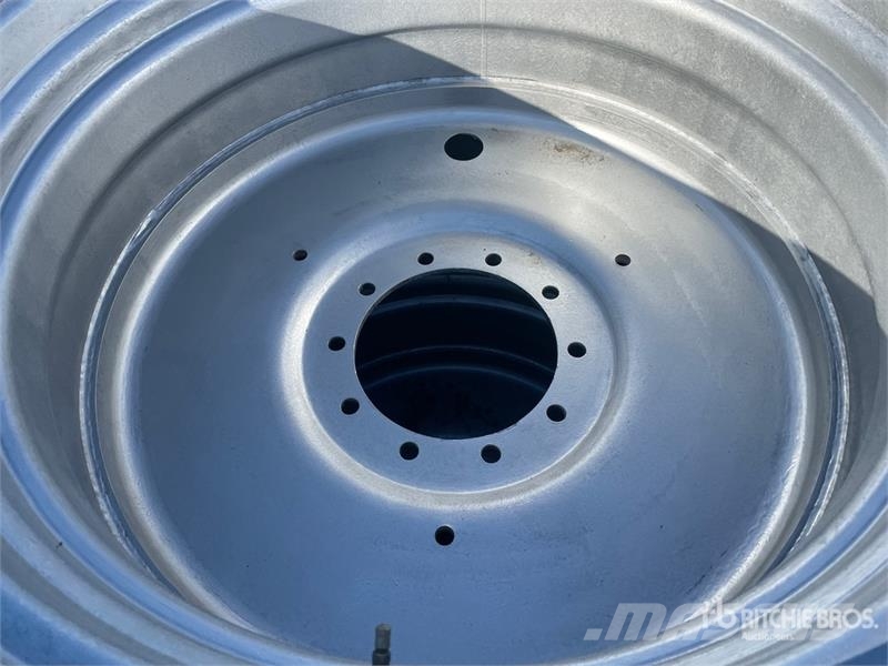 Quantity of (4) Trelleborg 710/70R38 Tires - Fits Opony, koła i felgi