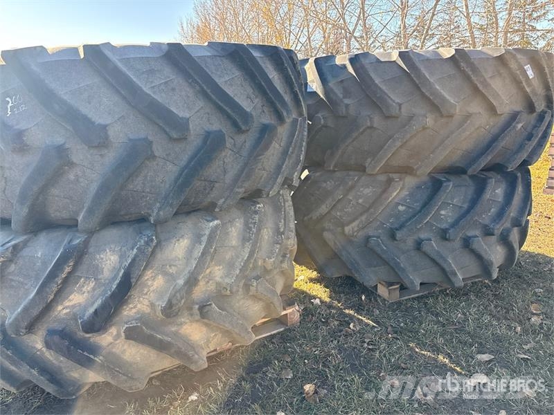  Quantity of (4) Trelleborg TM800 710/70R38 Tires Gume, točkovi i felne