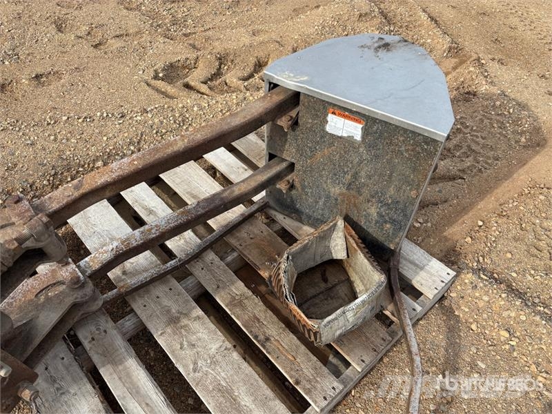 Quantity of (4) Tridekon Crop Dividers Stockage, conditionnement - Autres