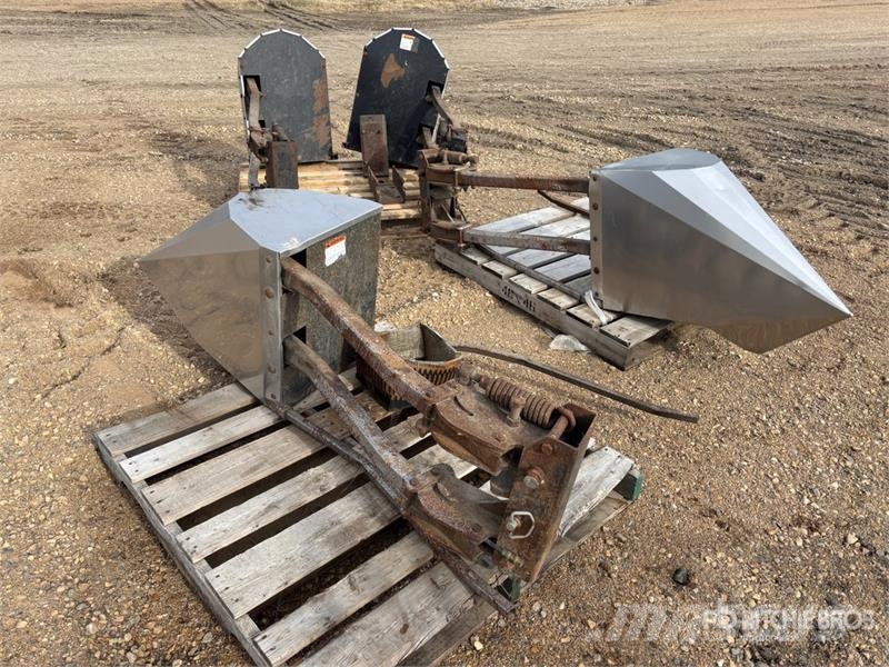 Quantity of (4) Tridekon Crop Dividers Stockage, conditionnement - Autres